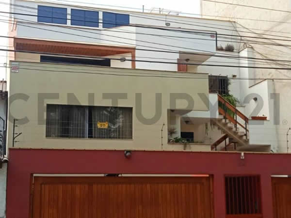 VENT DE DUPLEX ESPACIOSO EN MIRAFLORES – ROCA Y BOLOÑA – US$ 335,000